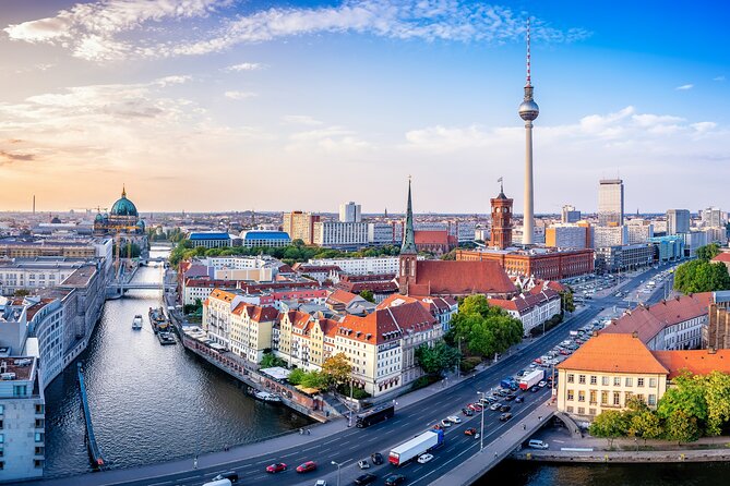 Berlin Scavenger Hunt and Highlights Self-Guided Tour - Timing, breaks, and the freedom to stop