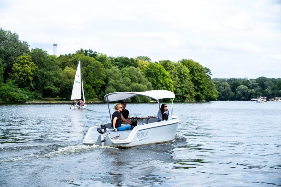 Berlin: Self-Drive Boat Tour - Choosing one, two, three, or four hours