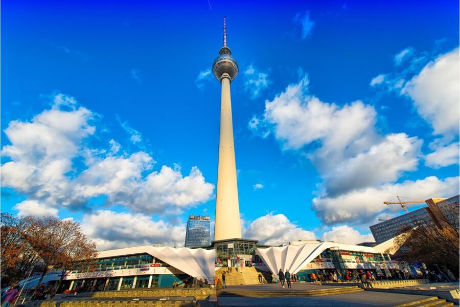 Berlin: Self-Guided Family and School Class Scavenger Hunt - Finishing at Potsdamer Platz and Sony Center