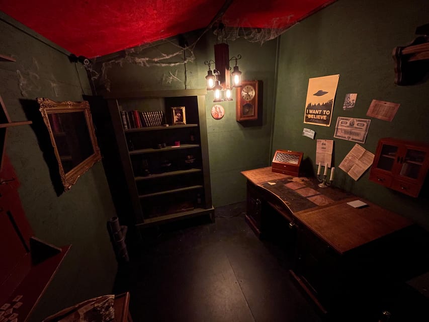 Berlin: “Shadow of the Rubber Duck” Escape Room Experience - Darkness, secrets, and a splash of water
