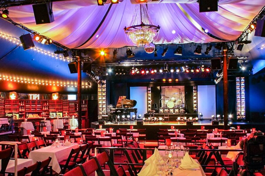 Berlin: Show at the Tipi am Kanzleramt - Who will enjoy this Berlin evening