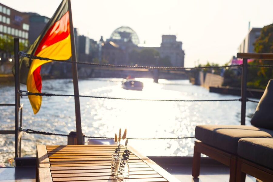 Berlin: Sightseeing Boat Tour on the Spree for Families - Key points to know before boarding