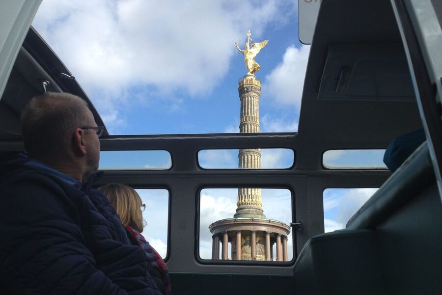 Berlin: Sightseeing Tour in Classic Volkswagen T1 Samba Bus - Why the 1965 Samba bus changes the tour
