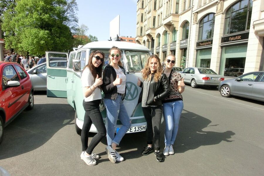Berlin: Sightseeing Tour in Classic Volkswagen T1 Samba Bus - Gendarmenmarkt and the old heart of Berlin