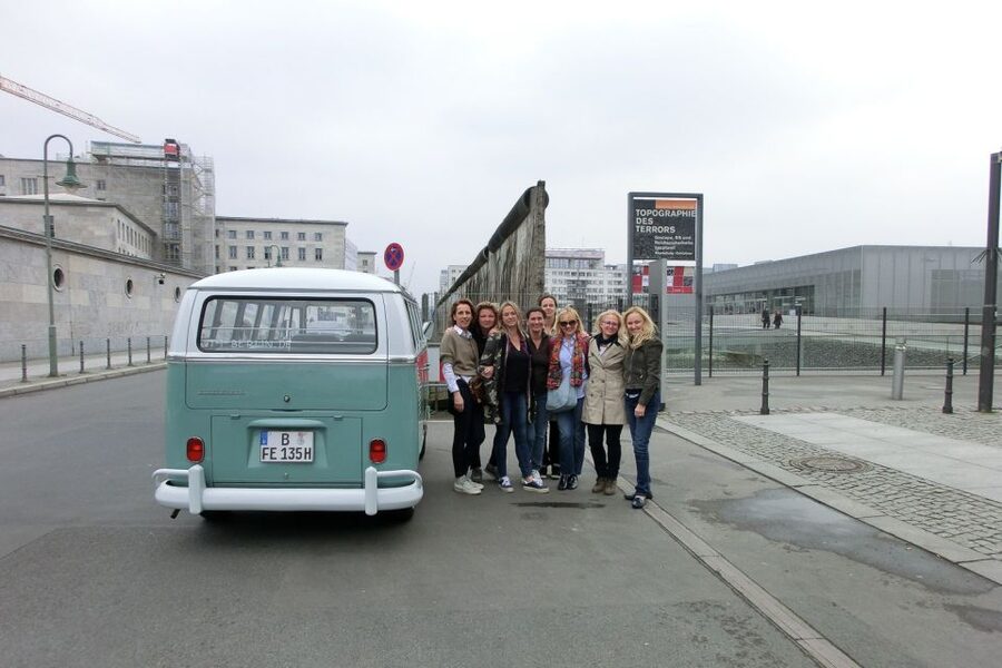 Berlin: Sightseeing Tour in Classic Volkswagen T1 Samba Bus - What two hours can and cannot do