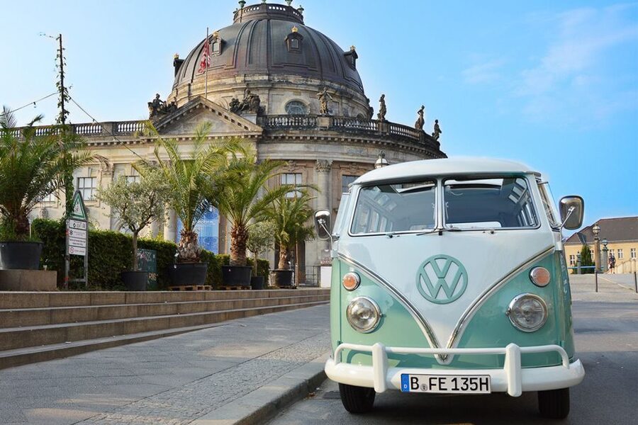 Berlin: Sightseeing Tour in Classic Volkswagen T1 Samba Bus - Starting at Berlin Cathedral and Museum Island