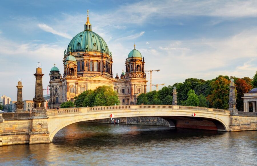 Berlin: Sightseeing Walking Tour of the Top 20 Attractions - Key points at a glance