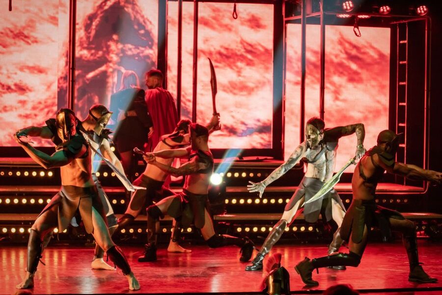 Berlin: SIXX PAXX Theater Show - How the interactive moments work