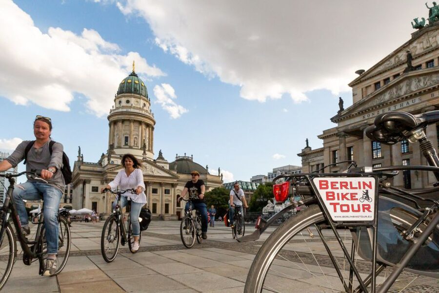 Berlin: Small Group Bike Tour Through City Center - Starting at Bornholmer Straße and the fall of the Wall