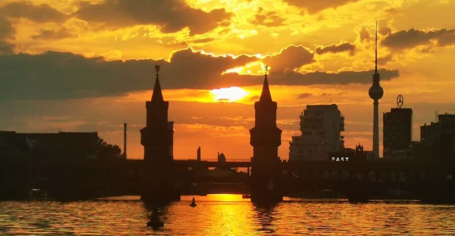 Berlin: Solar Powered Sunset Catamaran Cruise & Audio Guide - Oberbaum Bridge and the East Side Gallery