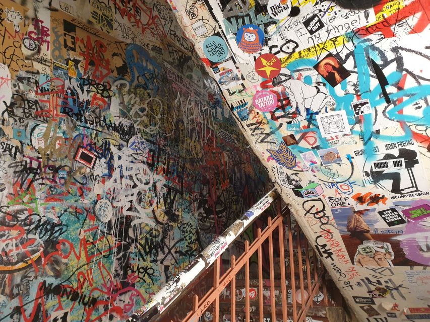 Berlin: Street Art and Alternative Tour - Reading the city after the Wall fell