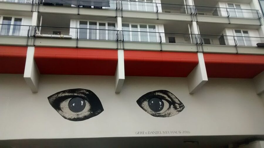 Berlin: Street Art and Alternative Tour - East Side Gallery and the former Wall