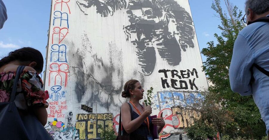 Berlin: Street Art and Alternative Tour - The guides make or break the experience