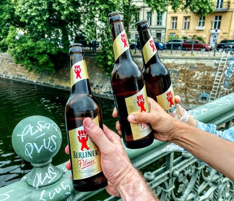 Berlin: Street Food Tour with 10 Tastings - Bergmannstraße and Mehringdamm between meals