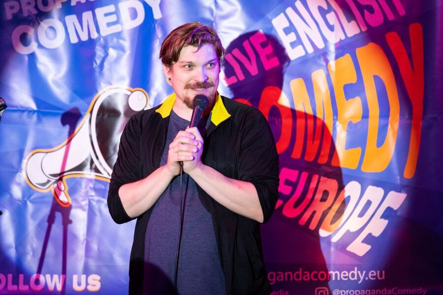 Berlin: The Dark Humor Comedy Show in English Entry Ticket - Arriving at the bar and meeting Chris