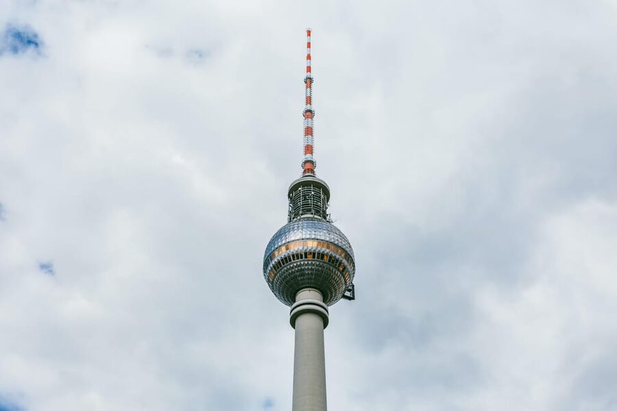 Berlin: the treasures of berlin - walking tour - Unter den Linden and Bebelplatz