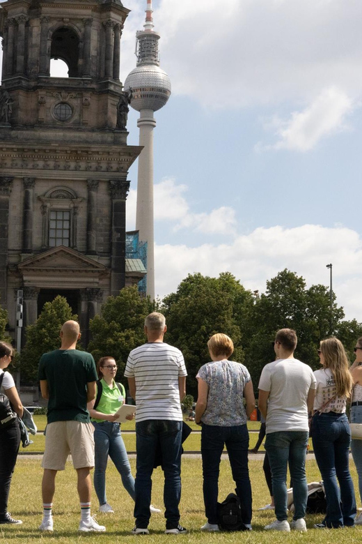 Berlin: the treasures of berlin - walking tour - Guide quality and language