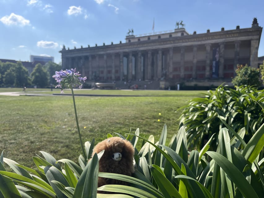 Berlin: Third Reich and World War II Private Guided Tour - Starting at Brandenburg Gate and the Reichstag