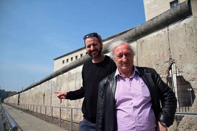 Berlin Third Reich & Cold War Walking Tour With A Guide - Meeting the guide at Unter den Linden 77