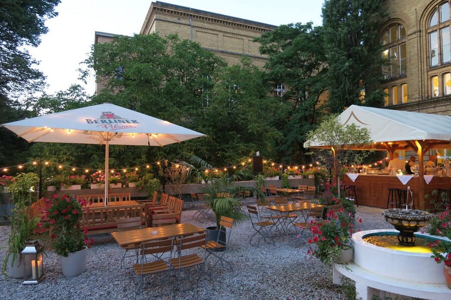 Berlin: Ticket for Bar Jeder Vernunft - Theater & Restaurant - Key points to know before booking