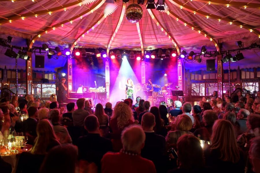 Berlin: Ticket for Bar Jeder Vernunft - Theater & Restaurant - A plain entrance, then a glittering mirror tent