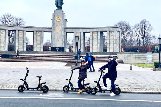Berlin: Ultimate E-Scooter Adventure Tour - Gendarmenmarkt and Alexanderplatz finish the eastern run