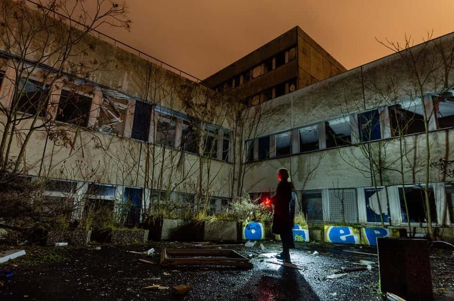 Berlin: Urbex Abandoned Places & History Tour - Rooftops, views, and the photography angle