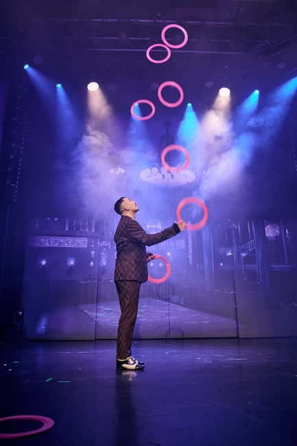 Berlin: “VARIETÉ GAGA” at Wintergarten - Varieté Show - What the 2.5-hour schedule means