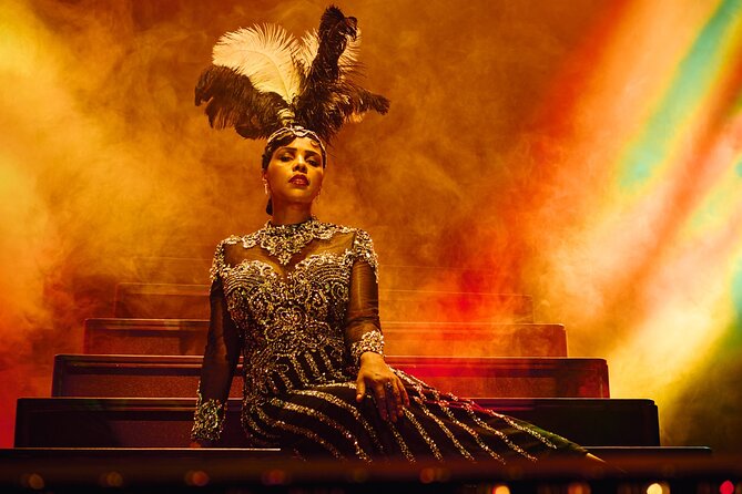 Berlin Varieté: "JOSEPHINE -The Queen of Entertainment" - Singing, tap dancing, and impossible-looking stunts