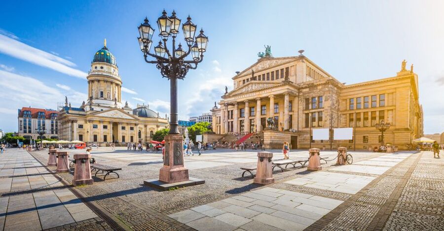 Berlin: Walking Tour of the Top 10 Sightseeing Attractions - Starting at Berlin’s modern center