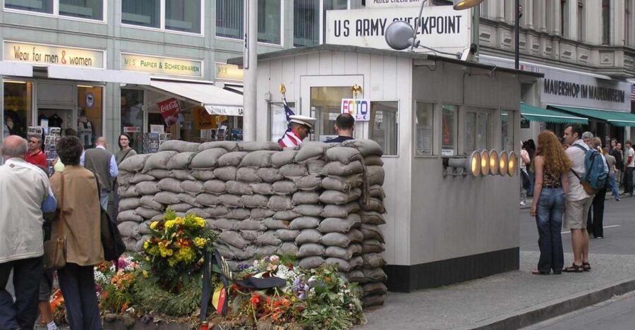 Berlin Wall: City Tour of Divided Germany - Following the Spree toward the government district