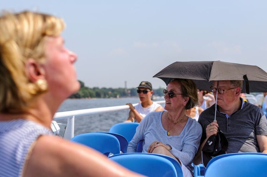 Berlin: World Heritage Cruise to Potsdam - Palaces and gardens on the way to Potsdam