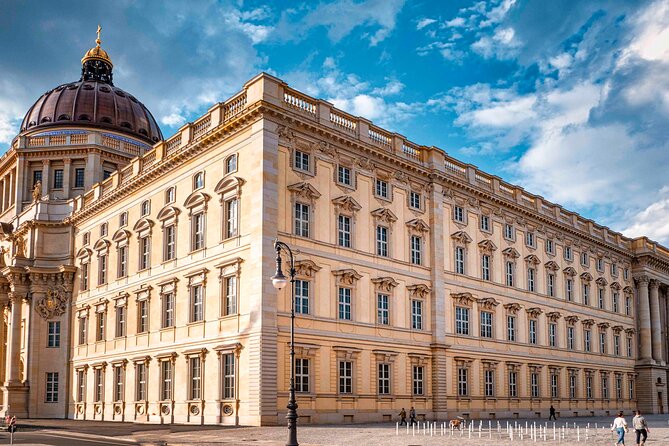 Best of Berlin HopOn HopOff Tour - From Spandauer Strasse to Alexanderplatz