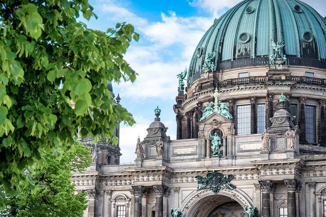 Best of Berlin HopOn HopOff Tour - The western return through the zoo district