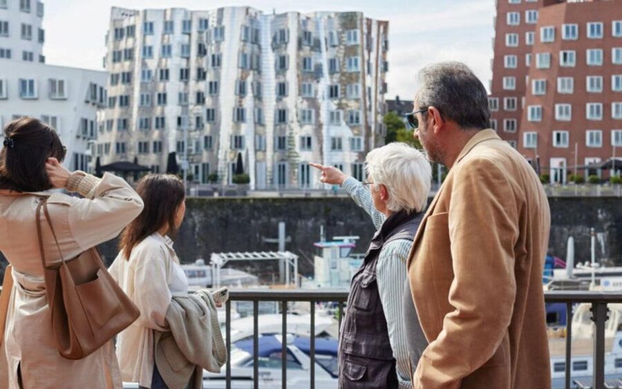 Best of Düsseldorf – The Highlight-Tour - Königsallee, Düsseldorf’s Famous Boulevard