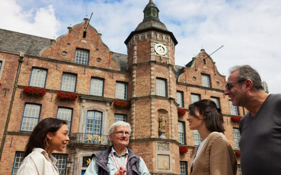 Best of Düsseldorf – The Highlight-Tour - Rhine Tower And The Modern City