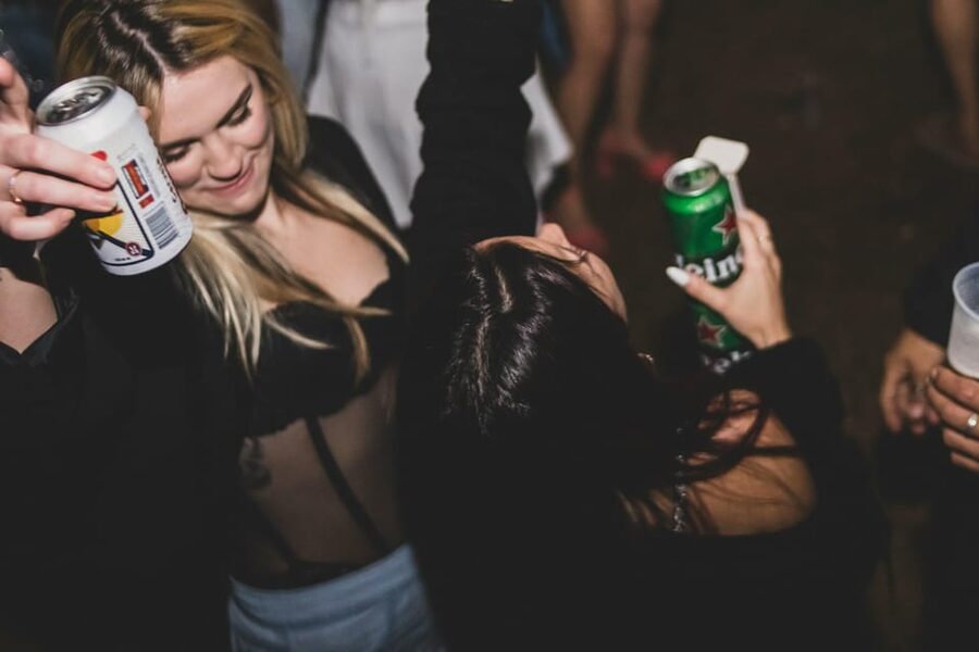 Big Hamburg Pubcrawl - Shots, Games & VIP Bundle - Guides Who Keep the Night Moving