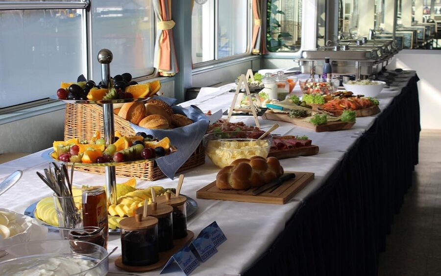 Biggesee: Boat Tour with All-inclusive cake buffet - Who will enjoy this cruise most?