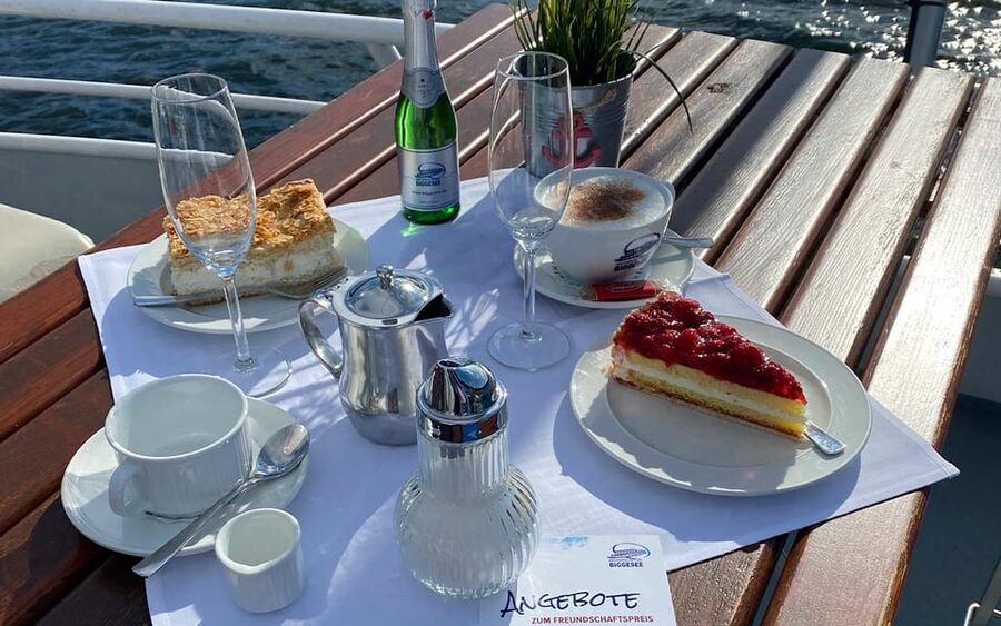 Biggesee: Boat Tour with All-inclusive cake buffet - Boarding at Talbrücke Sondern at 2:15 p.m.