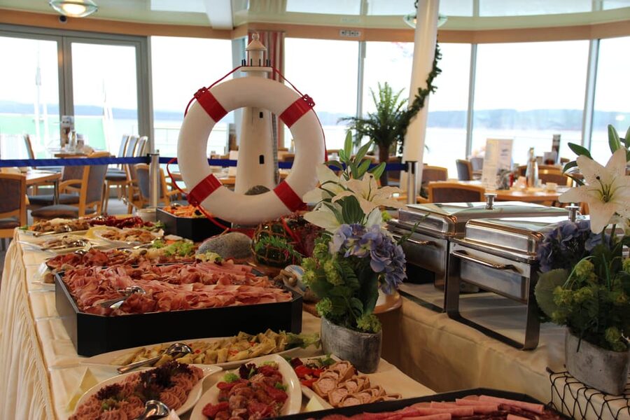 Biggesee: XXL Boat Ride with All-Inclusive Brunch Buffet - Who will enjoy this format most