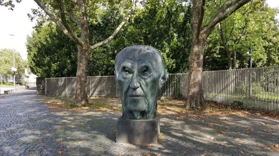Bonn: Former Government District Private Tour - Meeting Konrad Adenauer at Bundeskanzlerplatz