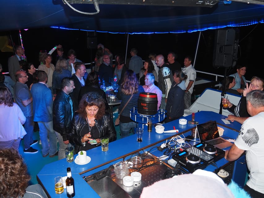 Bonn: Sunset Boat Tour on the Rhine - Choosing the open deck or the saloon