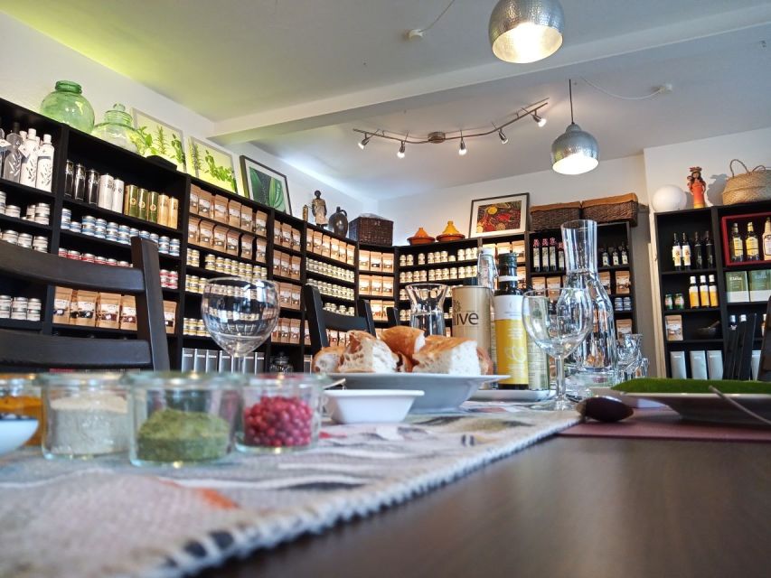 Braunschweig: Guided Walking Tour with Food Tastings - Who should book this Braunschweig tour?
