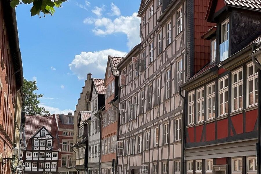Braunschweig: Private Tour to Ghosts, Witches & Vampires - Starting at Altstadtmarkt