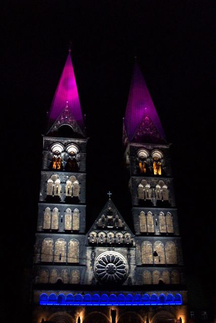 Bremen: Night Watchman Guided Tour for Children (in German) - Entering the Schnoor with the night watchman
