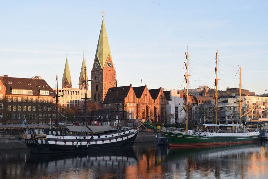 Bremen: Private Walking Tour with a Professional Guide - Starting beside Bremen’s Town Hall