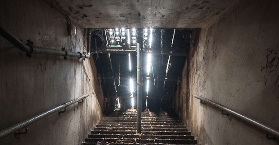 Bremen: Underground Guided Tour - Bremen’s ramparts connect war and religion