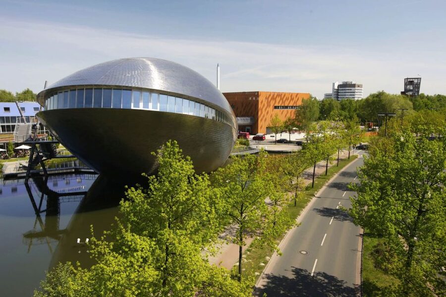 Bremen: Universum Science Center Entrance Ticket - Food, access, and useful planning details