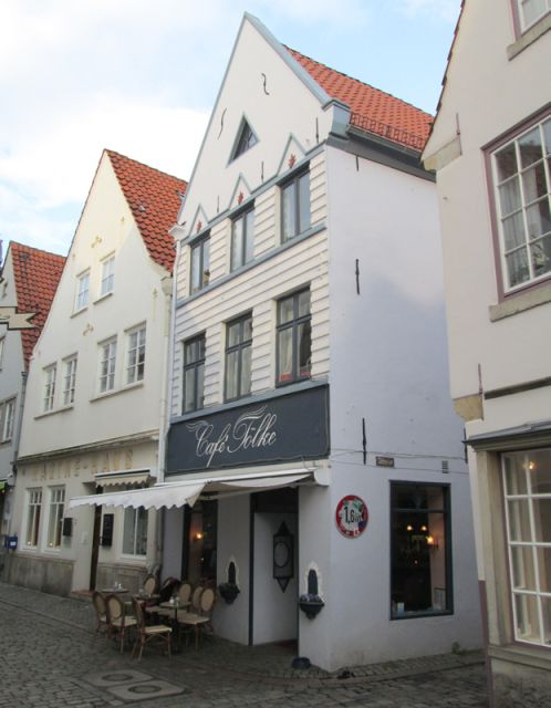 Bremen: Walking Tour of Historic Schnoor District - Is $14 good value for one hour?