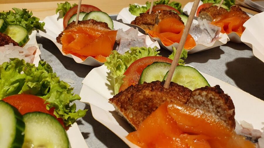 Bremerhaven: Fish Bite Guided Walking Tour - Key points at a glance